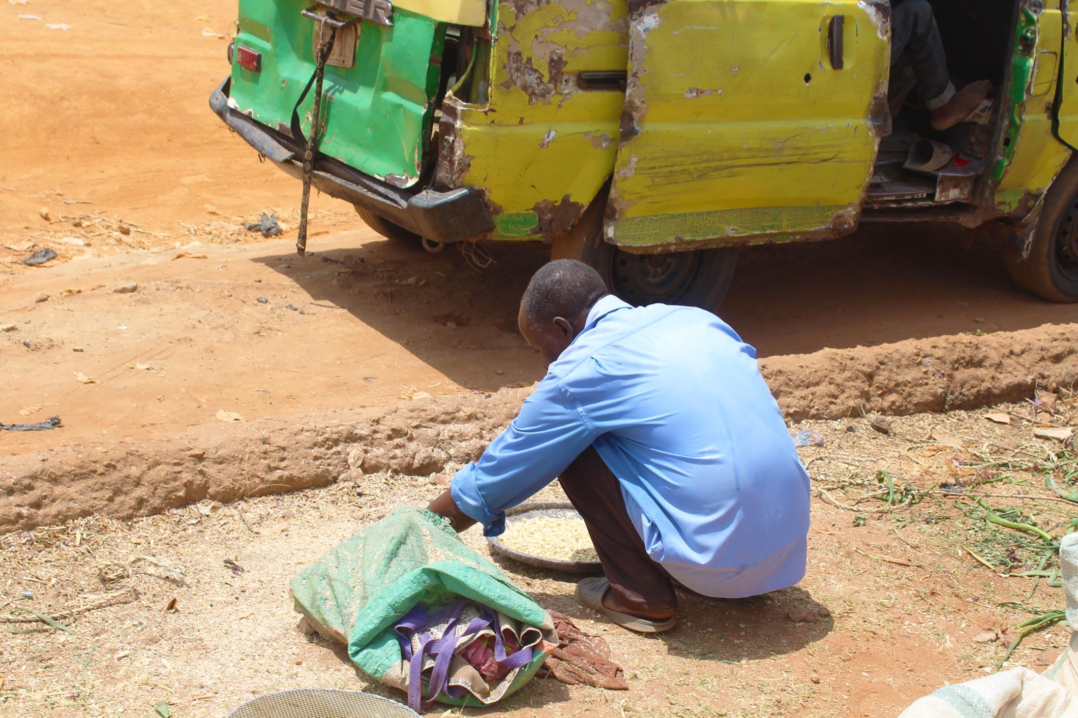 Paying at the weighbridge